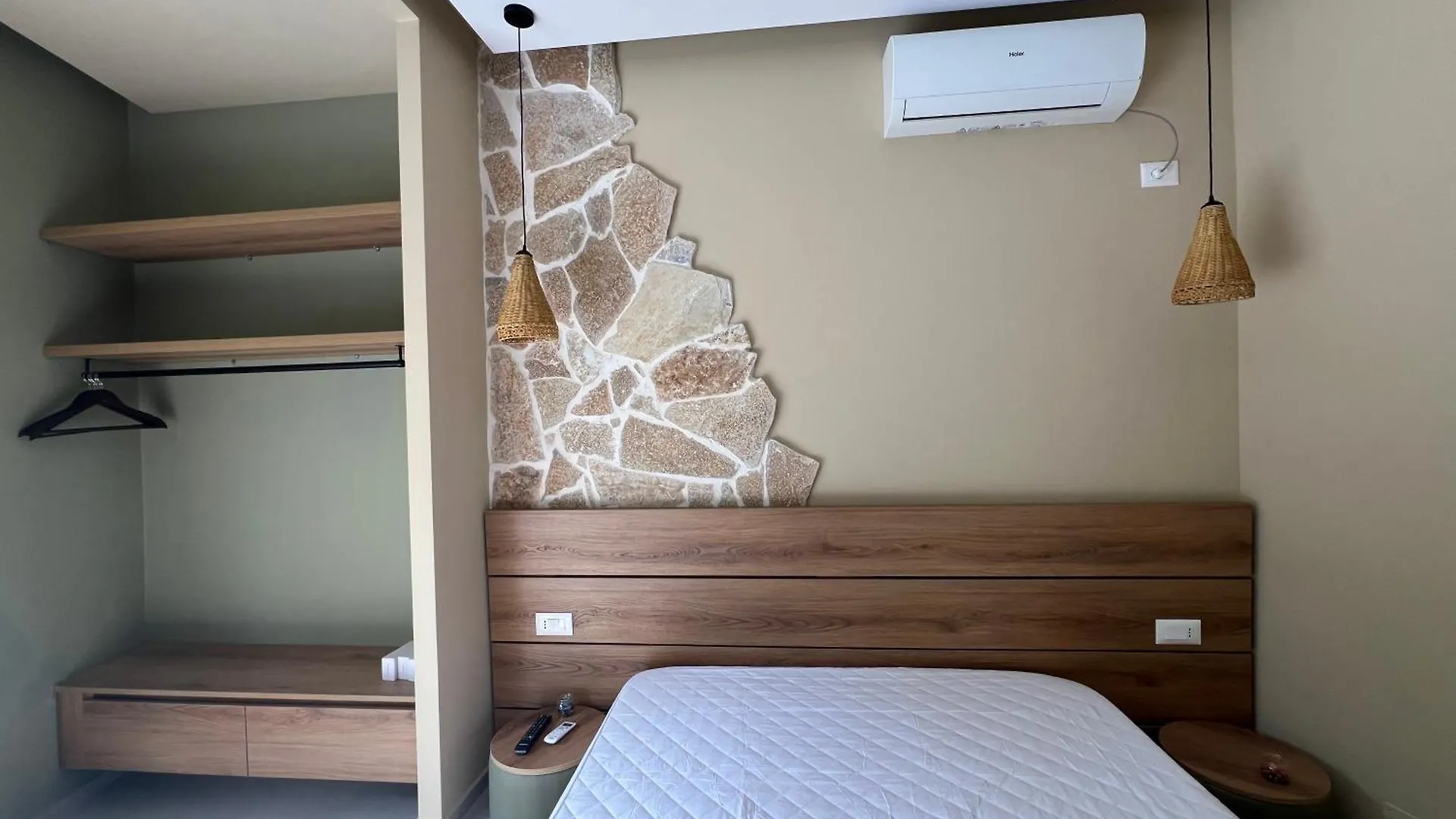 Affittacamere Hotel D E E P House 8 Vlorë