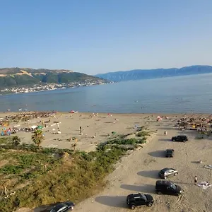 Sea View Wlora